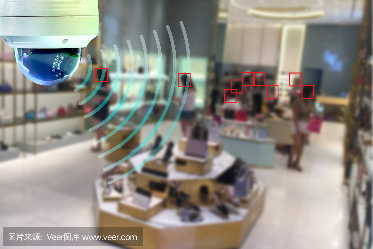 一個圓頂CCTV紅外攝像頭技術4.0在購物中心看安全區(qū)域的人顯示標識與檢查和追求在綠色盒子安全區(qū)域的人